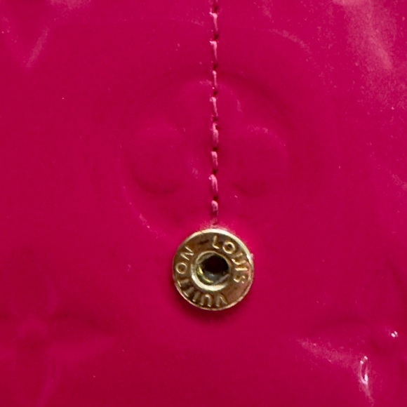 NEW Hot Pink Vernis Portefeuille Sarah
Monogram Long Wallet - Picture 5 of 16